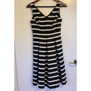 Women’s Ralph Lauren Dress 0 Black White Stripes Pleated Skirt Waistband V Neck